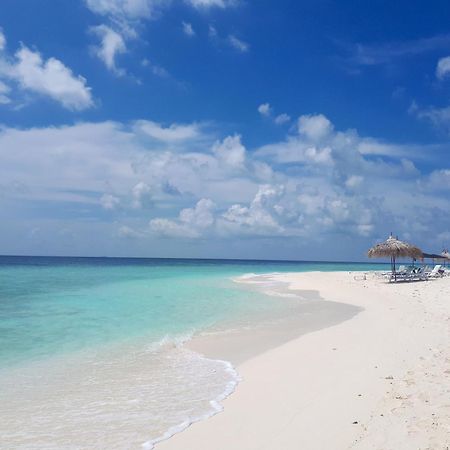 Ukulhas Villa Oceanview Hotel & Spa Exterior photo
