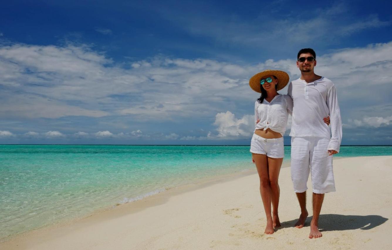 Ukulhas Villa Oceanview Hotel & Spa Exterior photo